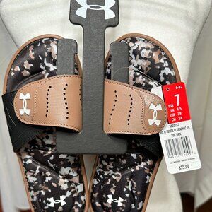 Womens Under Armour size 7 Black, Tan and White Slides-Sandals